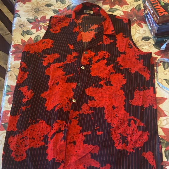 Estate sale Red pin stripe top - Picture 1 of 8